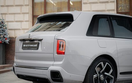 Rolls-Royce Cullinan, 2025 год, 76 000 000 рублей, 13 фотография