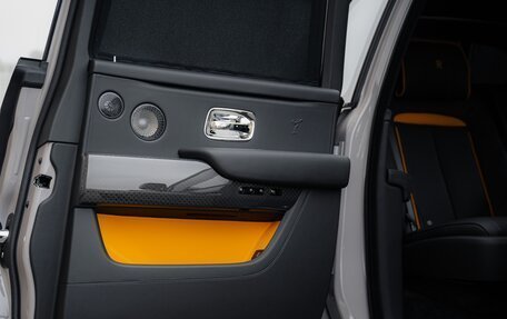 Rolls-Royce Cullinan, 2025 год, 76 000 000 рублей, 19 фотография