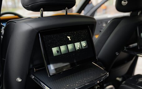 Rolls-Royce Cullinan, 2025 год, 76 000 000 рублей, 25 фотография