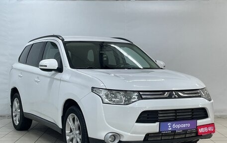 Mitsubishi Outlander III рестайлинг 3, 2013 год, 1 260 000 рублей, 2 фотография