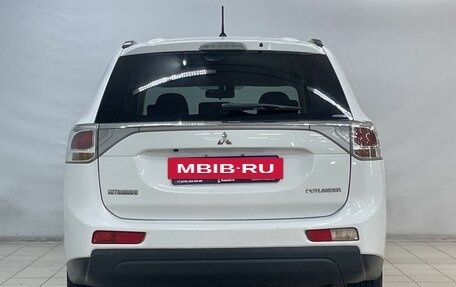 Mitsubishi Outlander III рестайлинг 3, 2013 год, 1 260 000 рублей, 6 фотография