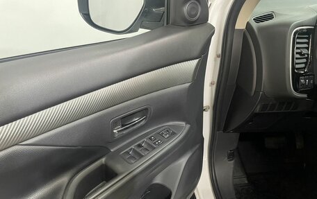 Mitsubishi Outlander III рестайлинг 3, 2013 год, 1 260 000 рублей, 17 фотография