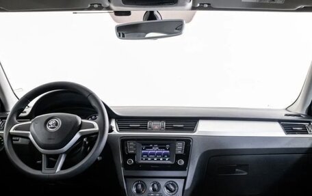 Skoda Rapid I, 2017 год, 1 150 000 рублей, 9 фотография