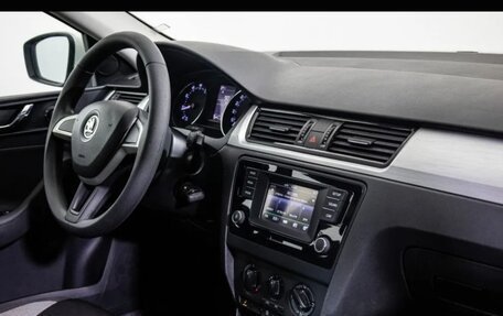 Skoda Rapid I, 2017 год, 1 150 000 рублей, 11 фотография