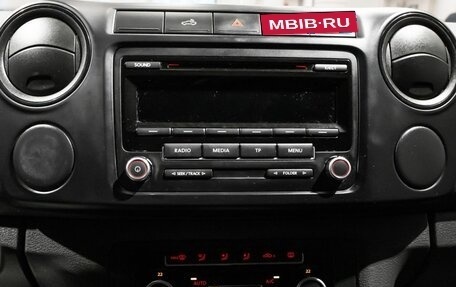 Volkswagen Amarok I рестайлинг, 2015 год, 1 850 000 рублей, 9 фотография