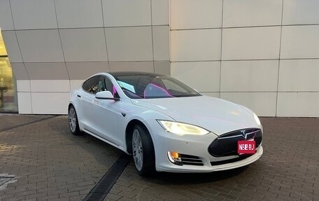 Tesla Model S I, 2013 год, 2 100 000 рублей, 1 фотография