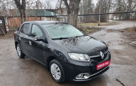 Renault Logan II, 2015 год, 575 000 рублей, 1 фотография