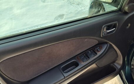 Toyota Avensis III рестайлинг, 2002 год, 580 000 рублей, 16 фотография