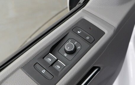 Volkswagen Caravelle T6 рестайлинг, 2020 год, 4 329 050 рублей, 14 фотография