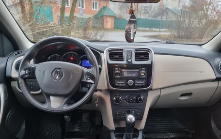 Renault Logan II, 2015 год, 575 000 рублей, 8 фотография
