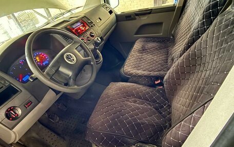 Volkswagen Transporter T5 рестайлинг, 2004 год, 1 500 000 рублей, 7 фотография