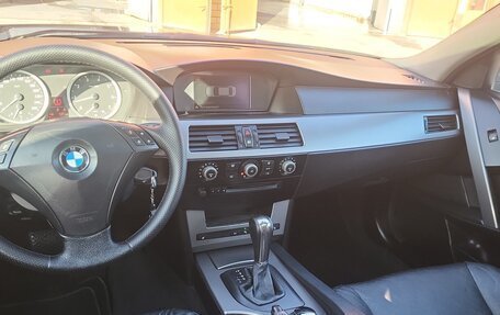 BMW 5 серия, 2004 год, 780 000 рублей, 14 фотография