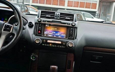 Toyota Land Cruiser Prado 150 рестайлинг 2, 2017 год, 4 750 000 рублей, 4 фотография