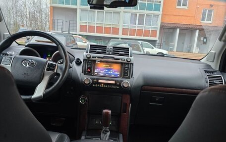 Toyota Land Cruiser Prado 150 рестайлинг 2, 2017 год, 4 750 000 рублей, 5 фотография