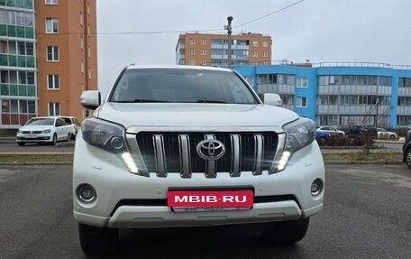 Toyota Land Cruiser Prado 150 рестайлинг 2, 2017 год, 4 750 000 рублей, 13 фотография