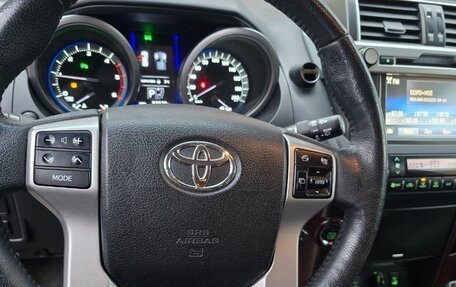 Toyota Land Cruiser Prado 150 рестайлинг 2, 2017 год, 4 750 000 рублей, 10 фотография