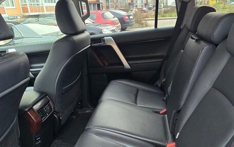 Toyota Land Cruiser Prado 150 рестайлинг 2, 2017 год, 4 750 000 рублей, 20 фотография