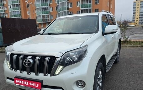 Toyota Land Cruiser Prado 150 рестайлинг 2, 2017 год, 4 750 000 рублей, 14 фотография