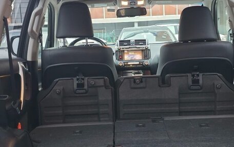 Toyota Land Cruiser Prado 150 рестайлинг 2, 2017 год, 4 750 000 рублей, 36 фотография