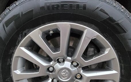 Toyota Land Cruiser Prado 150 рестайлинг 2, 2017 год, 4 750 000 рублей, 40 фотография