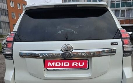 Toyota Land Cruiser Prado 150 рестайлинг 2, 2017 год, 4 750 000 рублей, 32 фотография