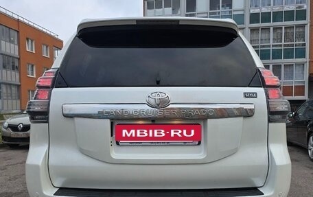 Toyota Land Cruiser Prado 150 рестайлинг 2, 2017 год, 4 750 000 рублей, 31 фотография