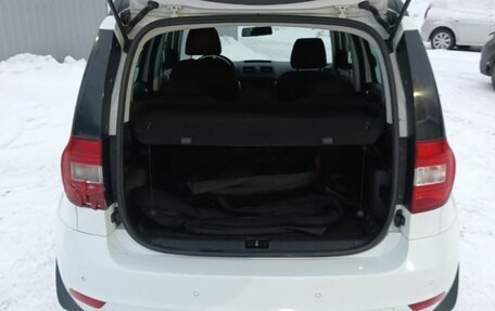 Skoda Yeti I рестайлинг, 2017 год, 1 500 000 рублей, 15 фотография