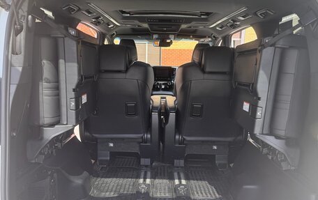 Toyota Alphard III, 2019 год, 6 400 000 рублей, 16 фотография