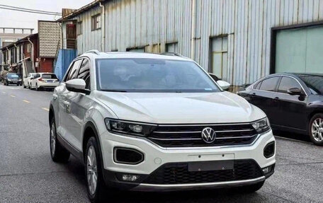 Volkswagen T-Roc I, 2022 год, 1 380 000 рублей, 3 фотография