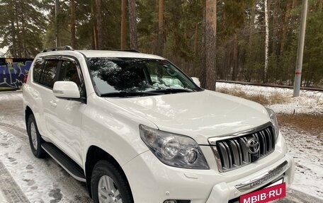 Toyota Land Cruiser Prado 150 рестайлинг 2, 2012 год, 3 100 000 рублей, 2 фотография