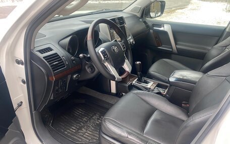 Toyota Land Cruiser Prado 150 рестайлинг 2, 2012 год, 3 100 000 рублей, 34 фотография