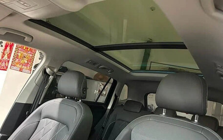 Volkswagen Tiguan II, 2022 год, 1 920 000 рублей, 8 фотография