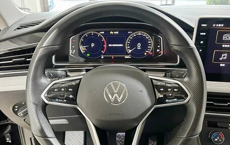 Volkswagen Tiguan II, 2022 год, 1 920 000 рублей, 10 фотография