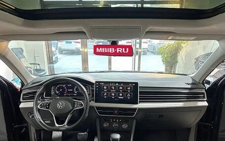 Volkswagen Tiguan II, 2022 год, 1 920 000 рублей, 9 фотография