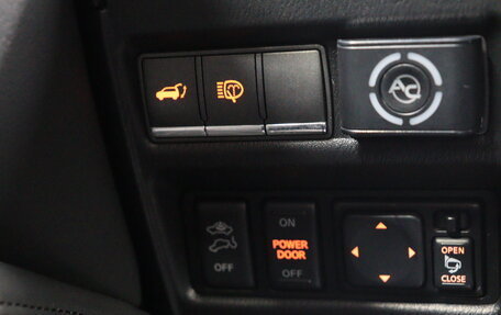 Nissan Patrol, 2011 год, 2 000 000 рублей, 12 фотография