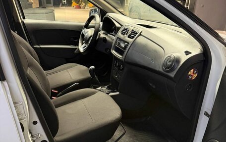 Renault Logan II, 2020 год, 750 000 рублей, 13 фотография