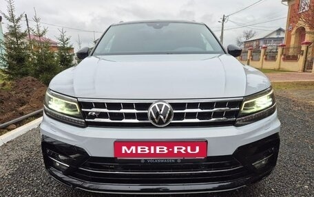 Volkswagen Tiguan II, 2019 год, 2 400 000 рублей, 1 фотография