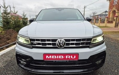 Volkswagen Tiguan II, 2019 год, 2 400 000 рублей, 1 фотография