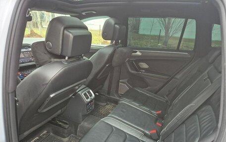 Volkswagen Tiguan II, 2019 год, 2 400 000 рублей, 13 фотография