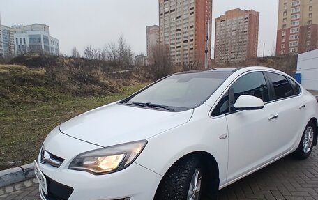 Opel Astra J, 2012 год, 610 000 рублей, 1 фотография