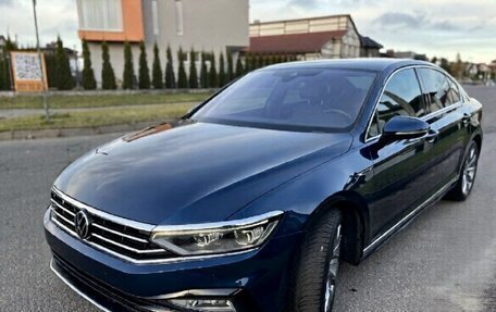 Volkswagen Passat B8 рестайлинг, 2021 год, 2 850 000 рублей, 1 фотография