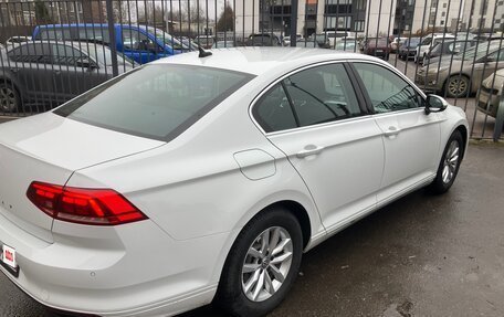 Volkswagen Passat B8 рестайлинг, 2019 год, 1 800 000 рублей, 2 фотография