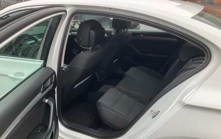 Volkswagen Passat B8 рестайлинг, 2019 год, 1 800 000 рублей, 9 фотография