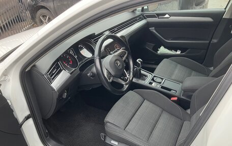 Volkswagen Passat B8 рестайлинг, 2019 год, 1 800 000 рублей, 11 фотография