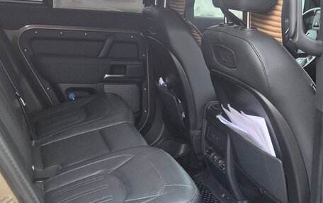 Land Rover Defender II, 2021 год, 7 000 000 рублей, 10 фотография