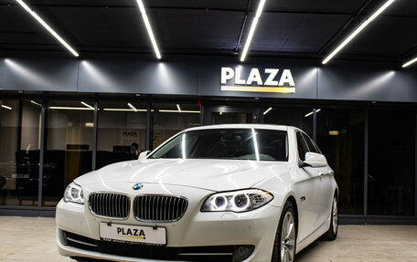 BMW 5 серия, 2011 год, 1 749 000 рублей, 3 фотография