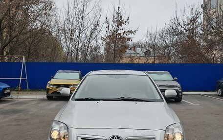 Toyota Avensis III рестайлинг, 2008 год, 1 450 000 рублей, 1 фотография