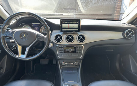 Mercedes-Benz GLA, 2015 год, 2 150 000 рублей, 14 фотография