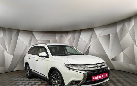 Mitsubishi Outlander III рестайлинг 3, 2015 год, 1 699 000 рублей, 3 фотография