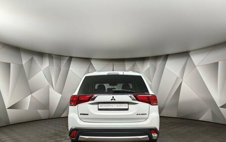Mitsubishi Outlander III рестайлинг 3, 2015 год, 1 699 000 рублей, 8 фотография